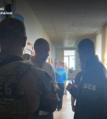 БЕБ на Київщині викрило посадовців Гостомельської військової адміністрації у привласненні 5 млн гривень