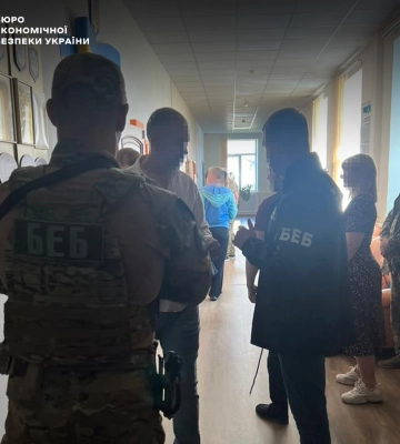 БЕБ на Київщині викрило посадовців Гостомельської військової адміністрації у привласненні 5 млн гривень