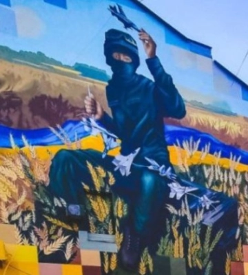 У Києві на Подолі відкрили яскравий патріотичний мурал, фото