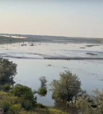 Вода знесла міст через Інгулець: на Миколаївщині показали наслідки підриву Каховської ГЕС