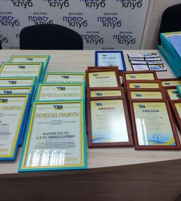 У Дніпрі у День журналіста відзначили переможців творчого конкурсу "Інформаційний фронт-2022/23"