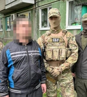Передавав ФСБ дані про рух української авіації. На Дніпропетровщині викрито ворожого інформатора