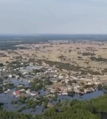 Вода продолжает прибывать, люди ночевали на крышах домов: что происходит после теракта РФ