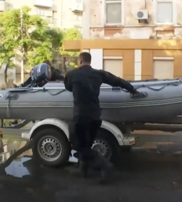 Жители Херсона жалуются на провальную эвакуацию из затопленных районов