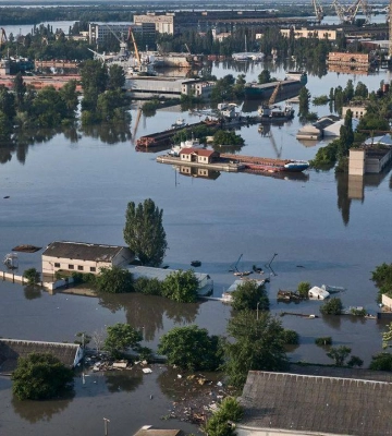 Вода продолжает прибывать, люди ночевали на крышах домов: что происходит после теракта РФ