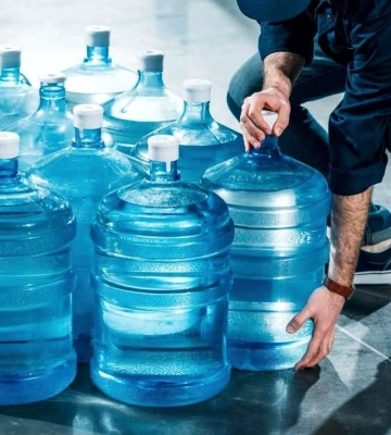 Стоп-фейк: Вода в магазинах Кривого Рогу є, її ціна критично не змінилася - ОВА