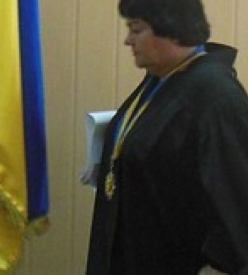 Обвинувачена САП екссуддя з Дніпра Овчаренко зникла безвісті
