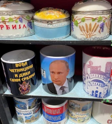 - У Сербії всюди білборди «Слава Росії» і портрети ху..ла, - депутатка Рівненської облради