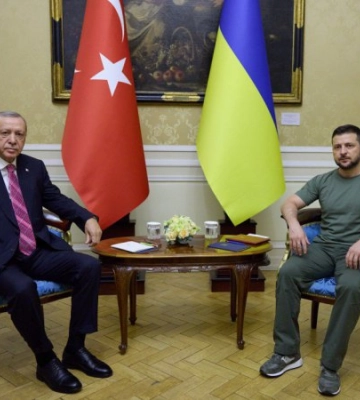 Зеленський і Ердоган обговорили наслідки російського теракту на Каховській ГЕС