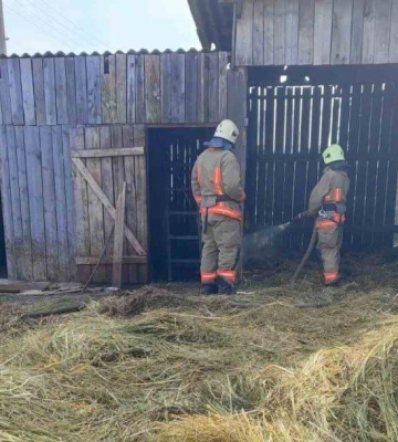 На Камінь-Каширщині посеред вулиці горів «жигуль» 