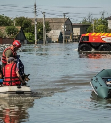 Вода, струм та ліки. На Херсонщині лікарні отримали питну воду та електроенергію від генераторів — Кубраков