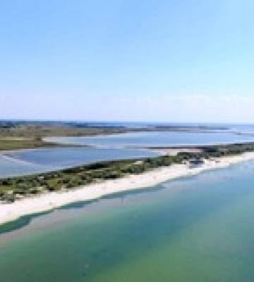 Кінбурнську косу, що на Миколаївщині, водою відрізано від материка