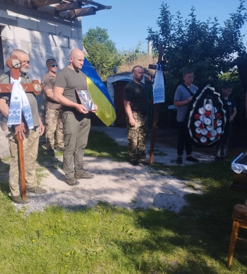 За Героєм плакала вся громада: на Волині поховали батька трьох дітей Івана Хомика