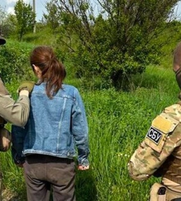 Жінку, яка &quot;зливала&quot; росіянам позиції Сил оборони поблизу Слов’янська та Краматорська, затримано на Донеччині, - СБУ