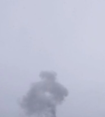 В окупованому Луганську &quot;бавовна&quot;: після вибухів піднявся дим. Фото