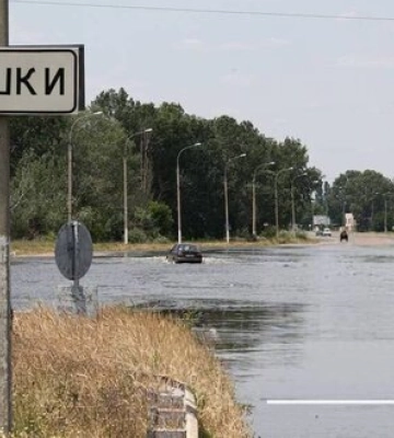 Росіяни облаштовують вогневі позиції на дахах підтоплених будинків Херсонщини