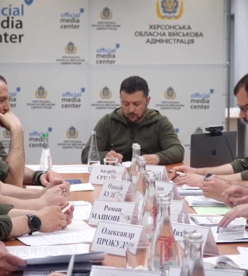 Президент України провів координаційну нараду на Херсонщині щодо ліквідації наслідків знищення Каховської ГЕС