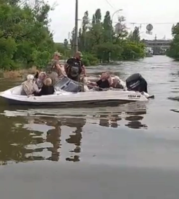 На Херсонщині поліція патрулює території для виявлення людей, які потребують допомоги