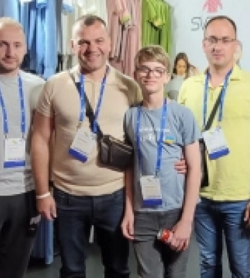Релоковане з Харкова у Сваляву підприємство з пошиття одягу презентувало свою продукцію на бізнес-форумі у Львові