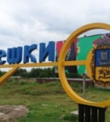 Окупанти обстріляли школу в Олешках, де перебували люди із затоплених будинків