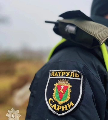 У Сарнах патрульні затримали чоловіка, який за звільнення з роботи помстився роботодавцю