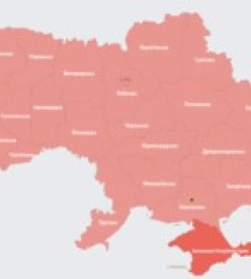 В Україні оголошено масштабну повітряну тривогу, повідомляють про вибухи в Черкаській області