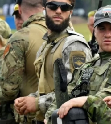 Прикриваються мирними: евакуйованих жителів Херсонщини окупанти розселяють на базах відпочинку разом із військовими,  — Генштаб