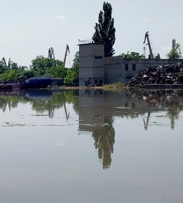 Уровень воды в Херсонской области снижается. Однако затоплено уже более 3 тысяч домов