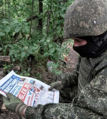 Это победа: рашисты раздали воякам под Мелитополем макулатуру