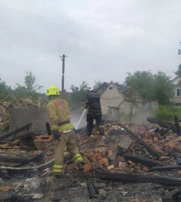 Удар по Житомирщині: влада показала фото наслідків