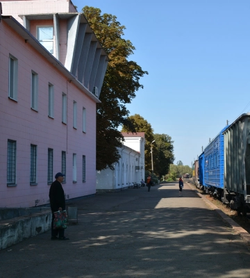 На залізничному вокзалі у Золотоноші приймають допомогу для херсонців