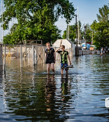 Фоторепортаж: ситуация в Николаеве после подрыва Каховской ГЭС
