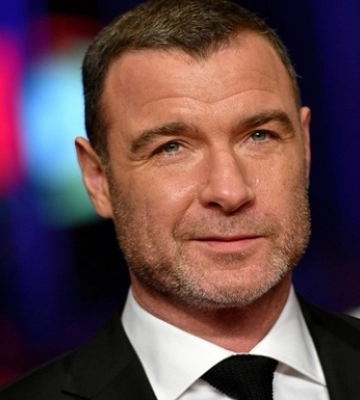 Лиев Шрайбер показал последствия подрыва Каховской ГЭС