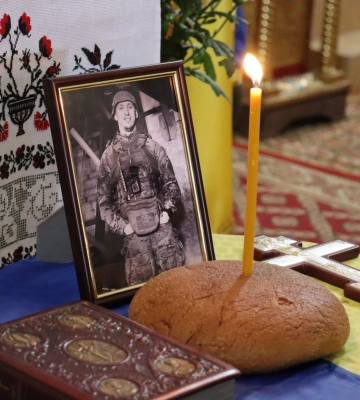 У Чернігові попрощалися із загиблим азовцем Миколою Барановським