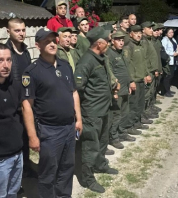Поліцейські оперативно розшукали 4-річну дівчинку на Буковині