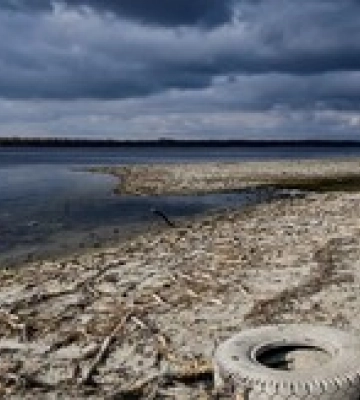 Рівень Каховського водосховища знизився ще на метр