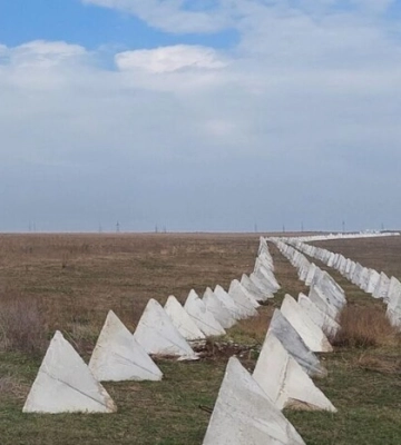 Російські війська обладнують оборонні рубежі «зубами дракона» на підступах до Криму, — Ганна Маляр