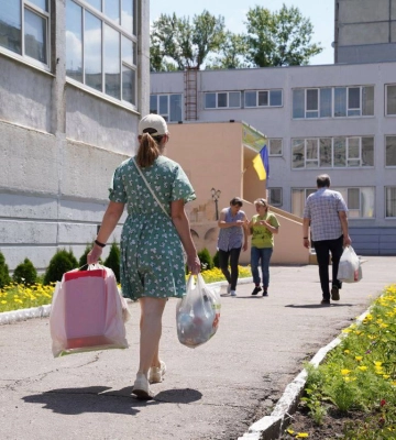 Кількість пунктів допомоги херсонцям збільшили: Терехов пишається харків’янами