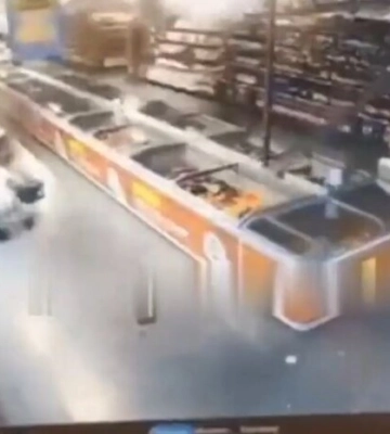 Ракетний обстріл магазину в Умані: Міноборони показало відео влучання