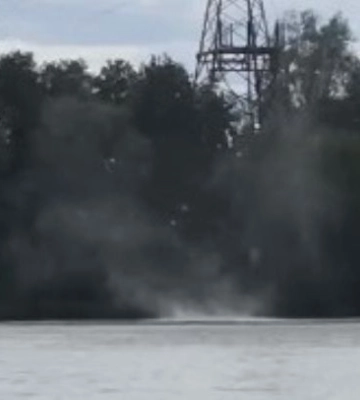 На озері в Києві помітили водяний смерч: цікаве відео