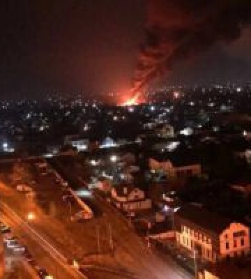 Нічна ракетна атака на Київ і область: уламки впали на проїжджу частину