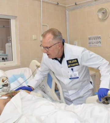 Дніпровські медики врятували бійця, котрий ледь не загинув у боях під Бахмутом