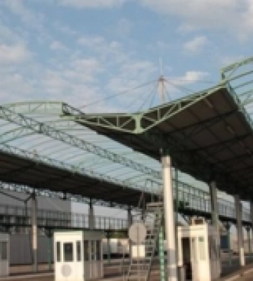 Закарпатські митники попередили про великі черги на кордонах зі Словаччиною та Угорщиною