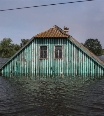 С волонтеров, которые пытаются эвакуировать людей из оккупированной Херсонской области, россияне требуют деньги — ГСЧС