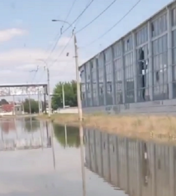 У Херсоні окупанти обстріляли волонтерів, які допомагали постраждалим від підтоплення