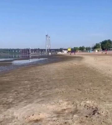 Стало известно, на сколько метров в Запорожье снизился уровень воды в Днепре