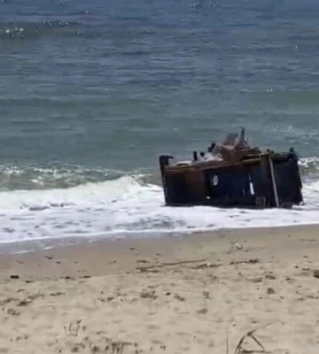 Последствия подрыва ГЭС: море превращается в свалку и кладбище (фото, видео)