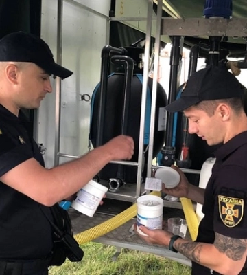 Волинські рятувальники перетворили воду зі Стиру у питну 