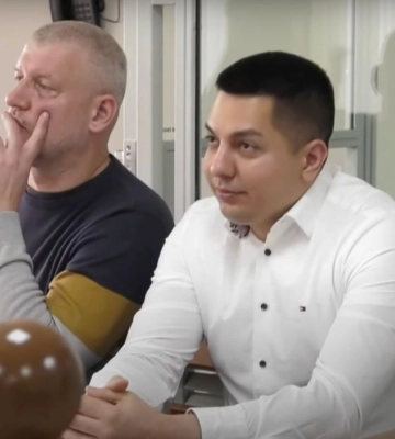 «Три стволи і сотка зверху»: в Луцьку судять донеччанина, який допомагав чоловікам виїхати за кордон