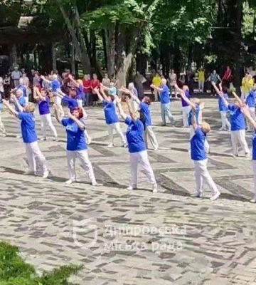 «Рухайся у ритмі свого міста»: у Дніпрі в парку Шевченка пройшов спортивно-танцювальний марафон